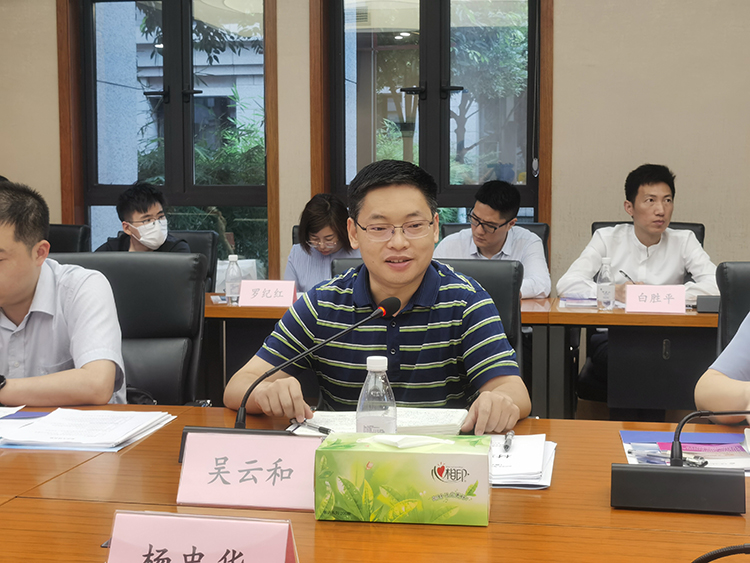 重慶頒發(fā)首批行政辦事員技能等級證書 以專業(yè)化培訓強化服務效能